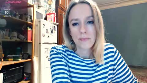 Snapshot of nicekat chatting on 10.17.25 Kathrine online show from 10.17.25