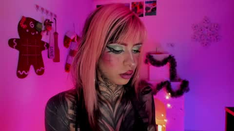 Snapshot of nicki_1 chatting on 12.10.24   Help me reach 100 thumbs up online show from 12.10.24