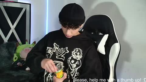 Snapshot of nico_cruz chatting on 12.03.24 nico online show from 12.03.24