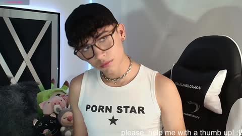 Snapshot of nico_cruz chatting on 12.04.24 nico online show from 12.04.24