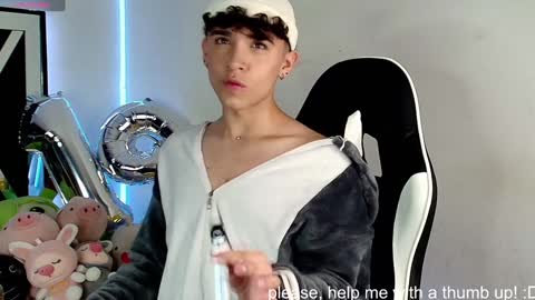 Snapshot of nico_cruz chatting on 12.15.24 nico online show from 12.15.24