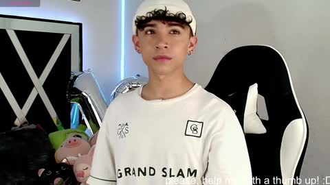 Snapshot of nico_cruz chatting on 12.19.24 nico online show from 12.19.24