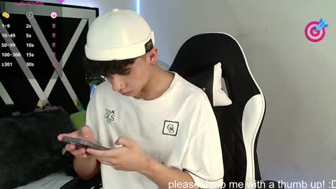 Snapshot of nico_cruz chatting on 12.19.24 nico online show from 12.19.24