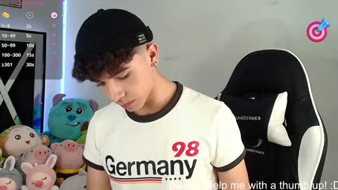 Snapshot of nico_cruz chatting on 12.26.24 nico online show from 12.26.24