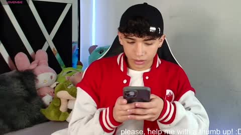 Snapshot of nico_cruz chatting on 01.05.25 nico online show from 01.05.25