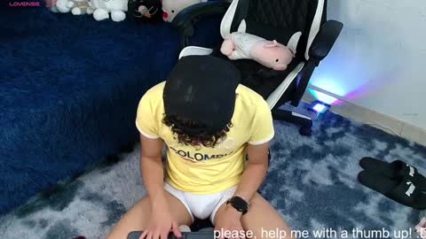 Snapshot of nico_cruz chatting on 01.15.25 nico online show from 01.15.25