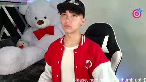 Snapshot of nico_cruz chatting on 02.01.25 nico online show from 02.01.25