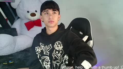 Snapshot of nico_cruz chatting on 02.05.25 nico online show from 02.05.25