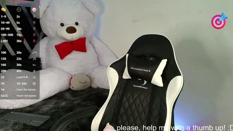 Snapshot of nico_cruz chatting on 02.05.25 nico online show from 02.05.25