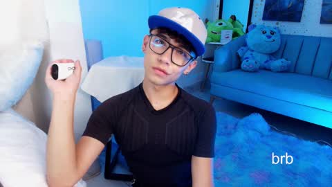 Snapshot of nico_cruz chatting on 02.28.25 nico online show from 02.28.25