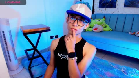 Snapshot of nico_cruz chatting on 03.03.25 nico online show from 03.03.25