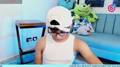 Snapshot of nico_cruz chatting on 03.06.25 nico online show from 03.06.25