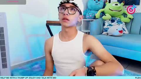 Snapshot of nico_cruz chatting on 03.06.25 nico online show from 03.06.25