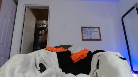 Snapshot of nico_hoot chatting on 02.08.25 sammy hoot online show from 02.08.25