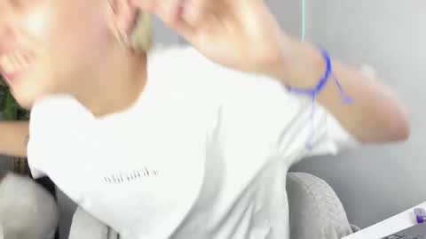 Snapshot of nico_nico_xd chatting on 09.19.25 Nico online show from 09.19.25