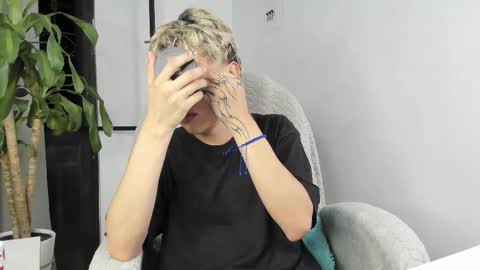Snapshot of nico_nico_xd chatting on 10.20.25 Nico online show from 10.20.25