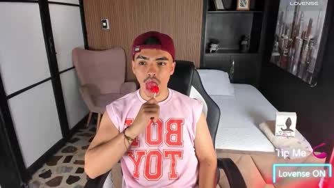 Snapshot of nicokingg_ chatting on 11.11.25 Nico King online show from 11.11.25