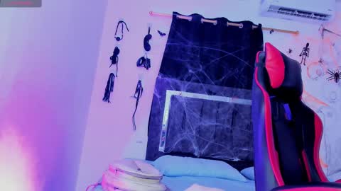 Nicol online show from 10.28.25