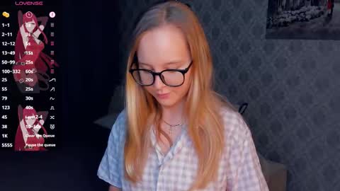 Snapshot of nicolavanderbie chatting on 10.11.25 Nicoletta online show from 10.11.25