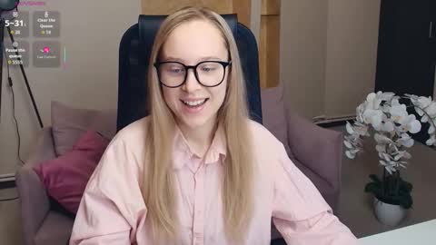 Nicoletta online show from 11.30.25