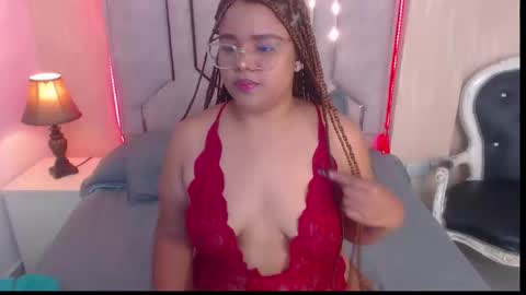 Snapshot of nicolbonnie chatting on 10.17.25 Nicolle online show from 10.17.25