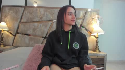 Snapshot of nicole_bonnet chatting on 12.23.24 nicole online show from 12.23.24