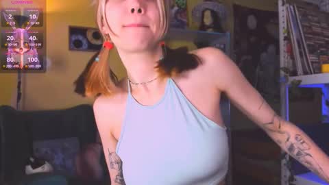 Snapshot of nicole_matt chatting on 10.12.25 Nicole online show from 10.12.25