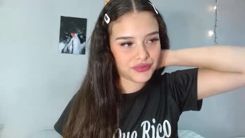 nicole_mayer01 online show from 10.17.25