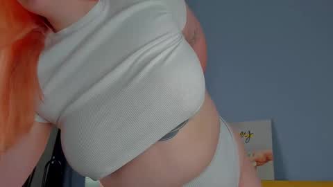 Snapshot of nicole_wans chatting on 09.19.25 Nicole online show from 09.19.25