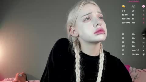 Mary online show from 10.26.25