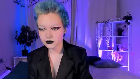 Snapshot of nicolefloret chatting on 12.12.24 Nicole online show from 12.12.24