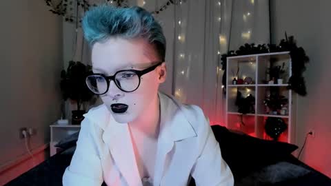 Snapshot of nicolefloret chatting on 01.01.25 Nicole online show from 01.01.25