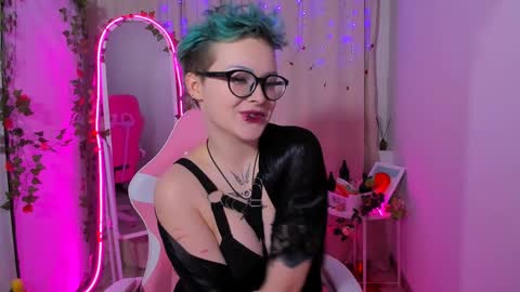 Snapshot of nicolefloret chatting on 01.31.25 Nicole online show from 01.31.25