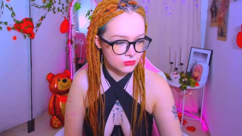 Snapshot of nicolefloret chatting on 02.08.25 Nicole online show from 02.08.25