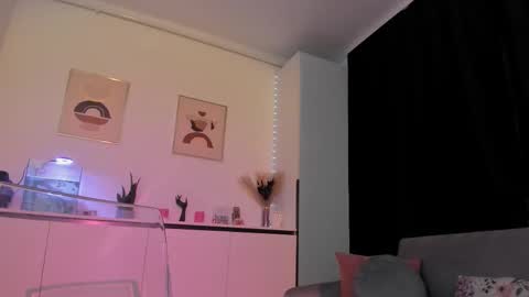 Snapshot of nicoleirisxxx chatting on 10.16.25 nicoleirisxxx online show from 10.16.25