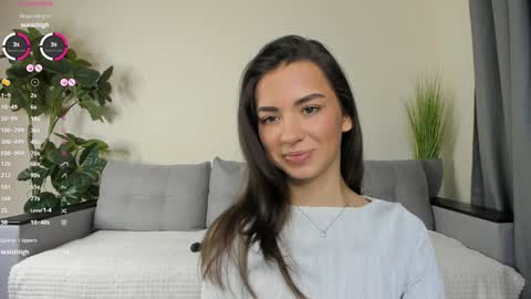 Snapshot of nicoleluuv chatting on 12.13.24 Dua Lipa online show from 12.13.24