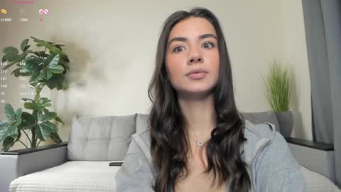 Snapshot of nicoleluuv chatting on 02.07.25 Dua Lipa online show from 02.07.25