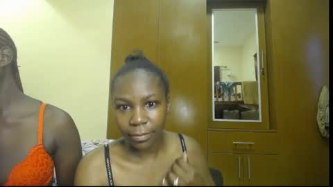 Snapshot of nightnurse_xx chatting on 10.12.25 Tina online show from 10.12.25