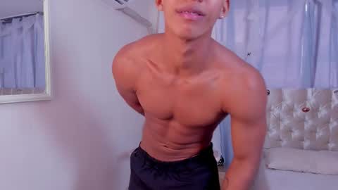 Snapshot of niico_santana chatting on 10.28.25 Niico online show from 10.28.25