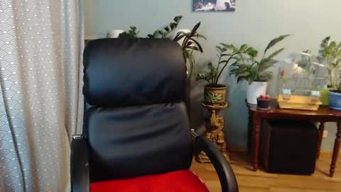 Snapshot of nika_black111 chatting on 12.10.24 Nika online show from 12.10.24