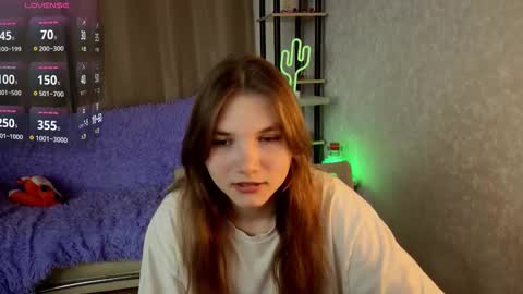 Snapshot of nika_omg chatting on 09.18.25 Nika online show from 09.18.25