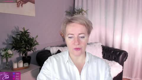 Snapshot of nika_smit chatting on 01.05.25 Nika online show from 01.05.25