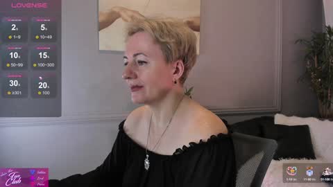 Snapshot of nika_smit chatting on 01.18.25 Nika online show from 01.18.25