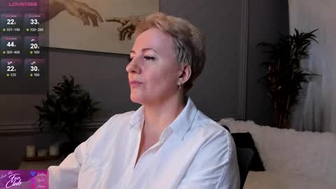 Snapshot of nika_smit chatting on 03.01.25 Nika online show from 03.01.25