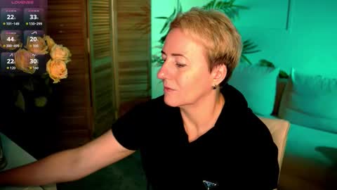 Snapshot of nika_smit chatting on 09.27.25 Nika online show from 09.27.25