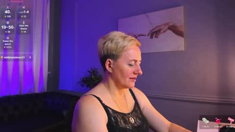 Snapshot of nika_smit chatting on 10.11.25 Nika online show from 10.11.25