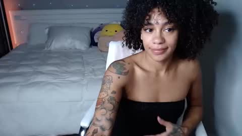 Snapshot of nikayasworld chatting on 09.17.25 nikayasworld online show from 09.17.25