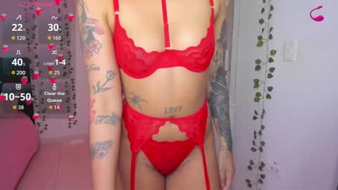 Snapshot of nikibryce_ chatting on 10.16.25 Niki online show from 10.16.25