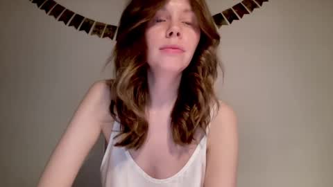 Snapshot of nikki_mi chatting on 12.29.24 Nikki online show from 12.29.24