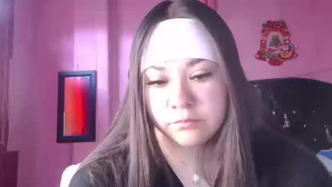 Snapshot of nikkirous_ chatting on 09.24.25 Nikkirous online show from 09.24.25
